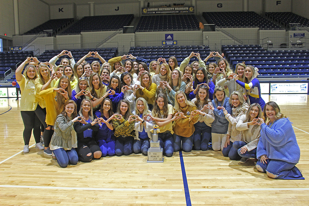 Phi Mu winning Bearcat Cup