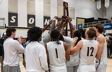 men's basketball advance to elite eight