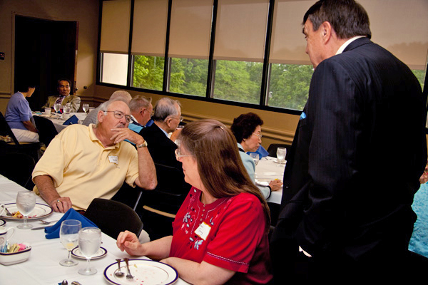 participants at retiree brunch