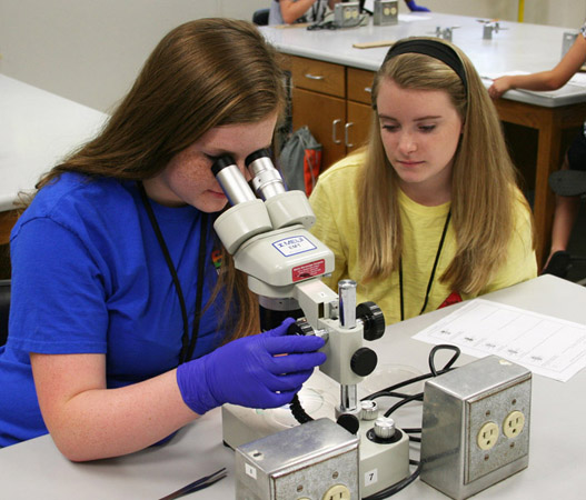 Ansley Bain and Mary Grace Martin