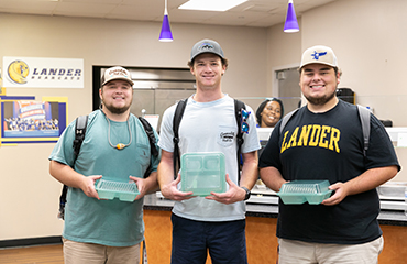 students participate in dine on the go