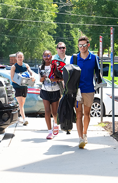 students moving in